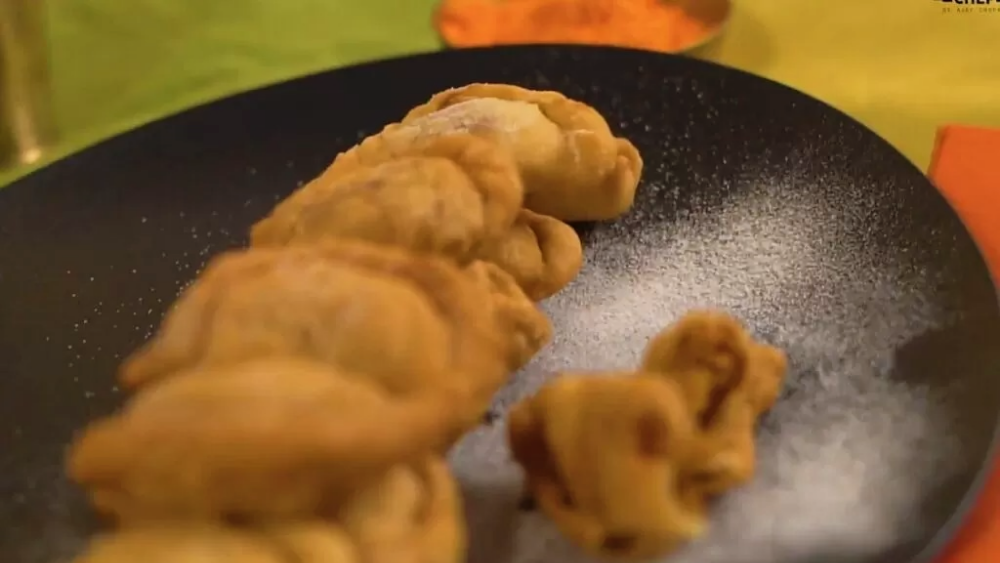 Gujiya Puranpoli